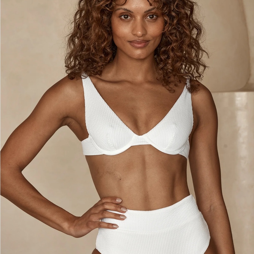 Monday Swimwear Formentera Top- White sand crinkle
